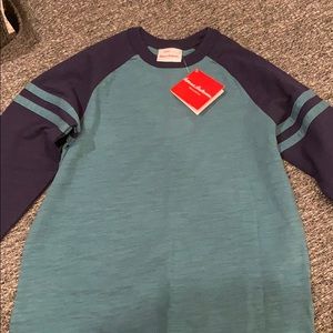 HA long-sleeved shirt